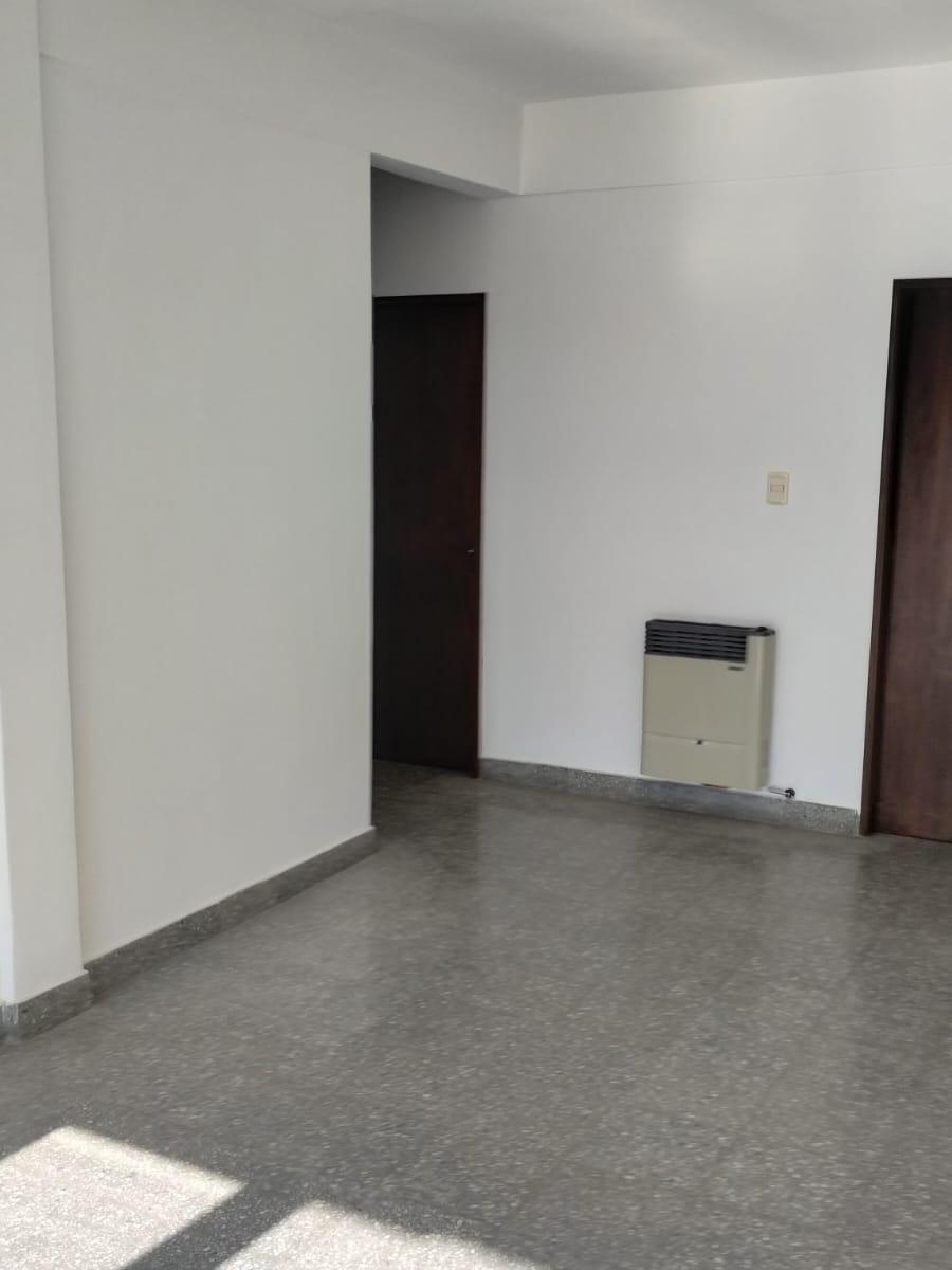 Vendo Dpto 3 Dorm, C/placard y Balcón. Bº Alta Córdoba 2