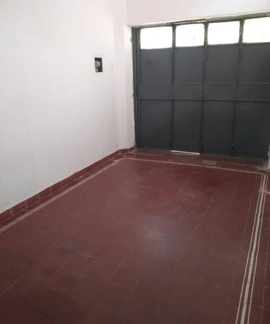 ALQUILO casa 2 dorm c/cochera. B° Observatorio. 8
