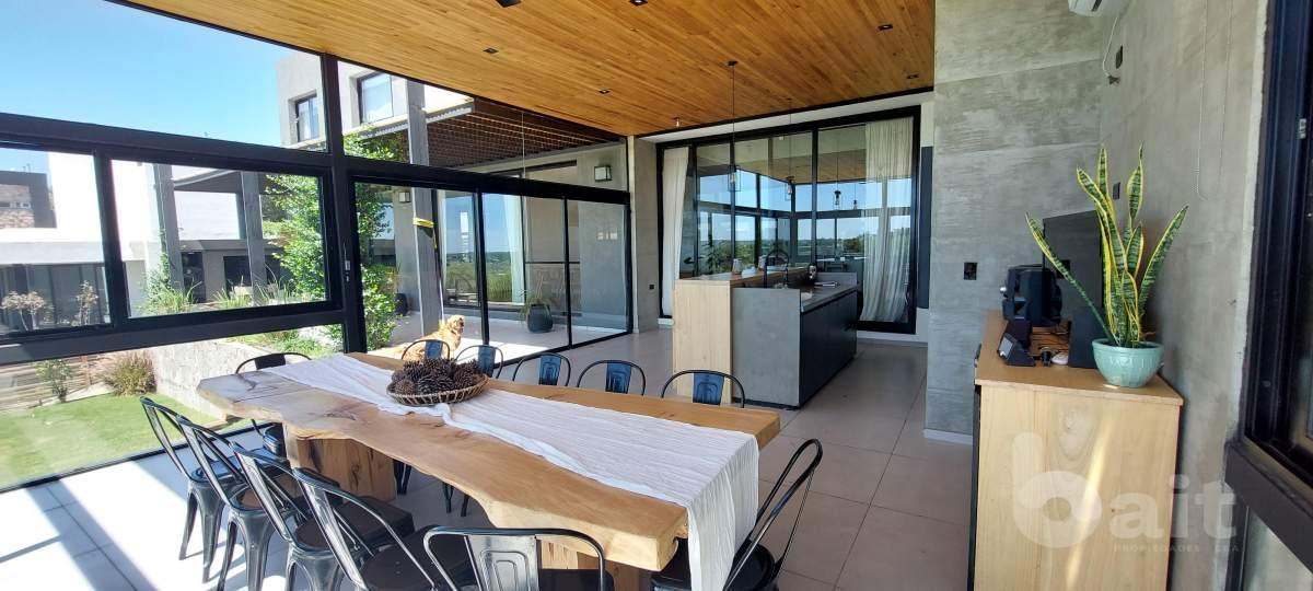 Venta Casa 5 Dorm. con Escritorio en Estancia Q2 2