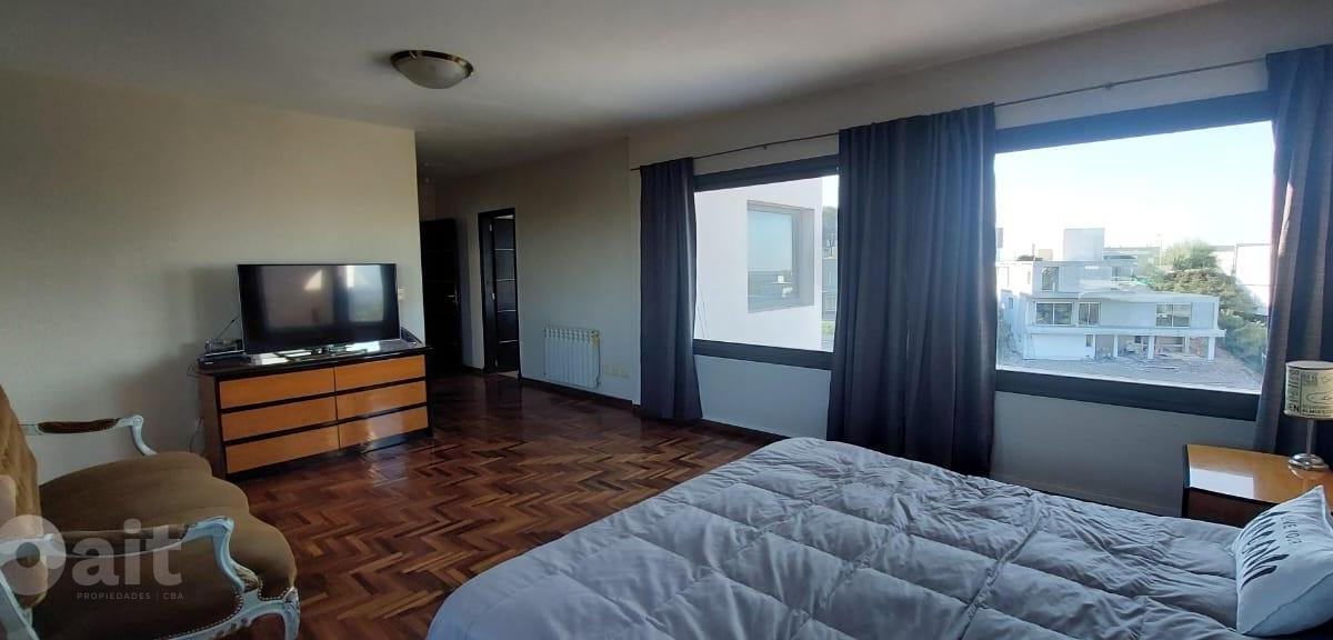 Casa a La Venta en La Rufina con 4 Dorm. y Hermosa Vista. 3