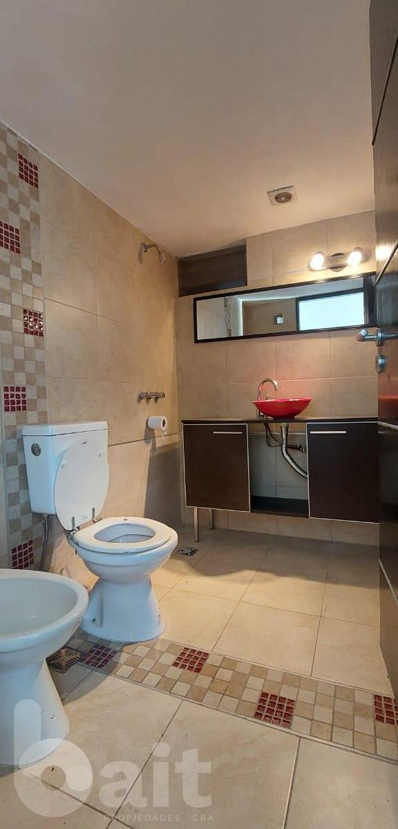 Casa a La Venta en La Rufina con 4 Dorm. y Hermosa Vista. 4