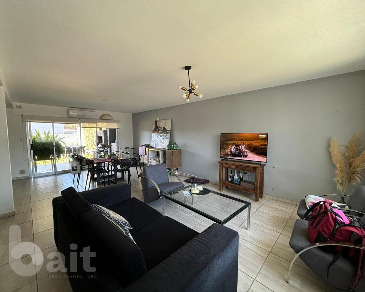 Venta Duplex 3 Dorm. con Pileta, en Campo de Vuelo II 3