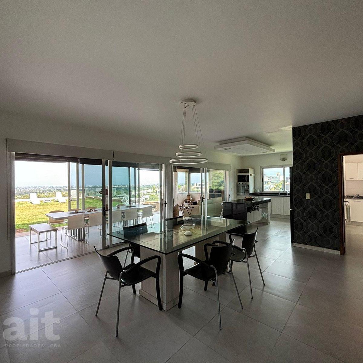 Venta de Casa en La Rufina, 4 Dorm. y Escritorio con Vista y Patio Plano 5