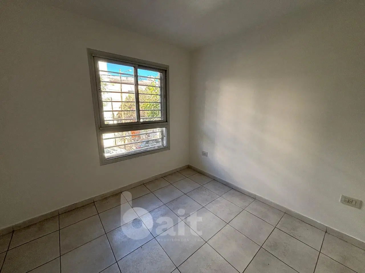 ALQUILO DEPARTAMENTO 1 DORMITORIO CON BALCON ALBERDI 4