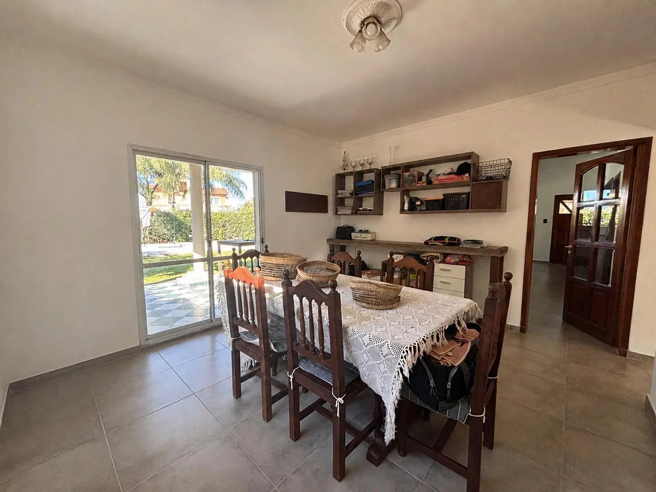Casa a la venta en Los Cielos, 4 dormitorios, escritorio y pileta. 3