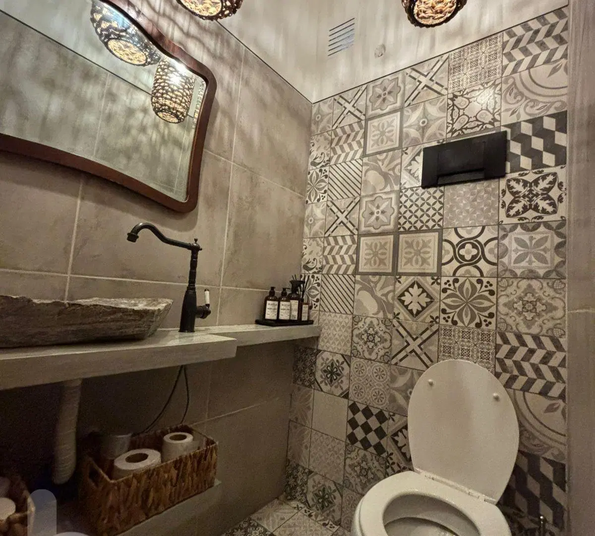 Casa a la venta en Los Cielos, 4 dormitorios, escritorio y pileta. 5