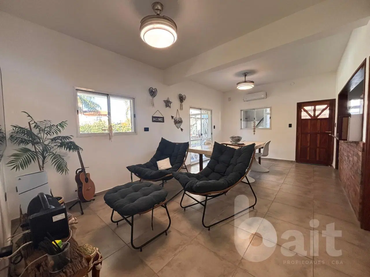 Casa a la venta en Los Cielos, 4 dormitorios, escritorio y pileta. 2