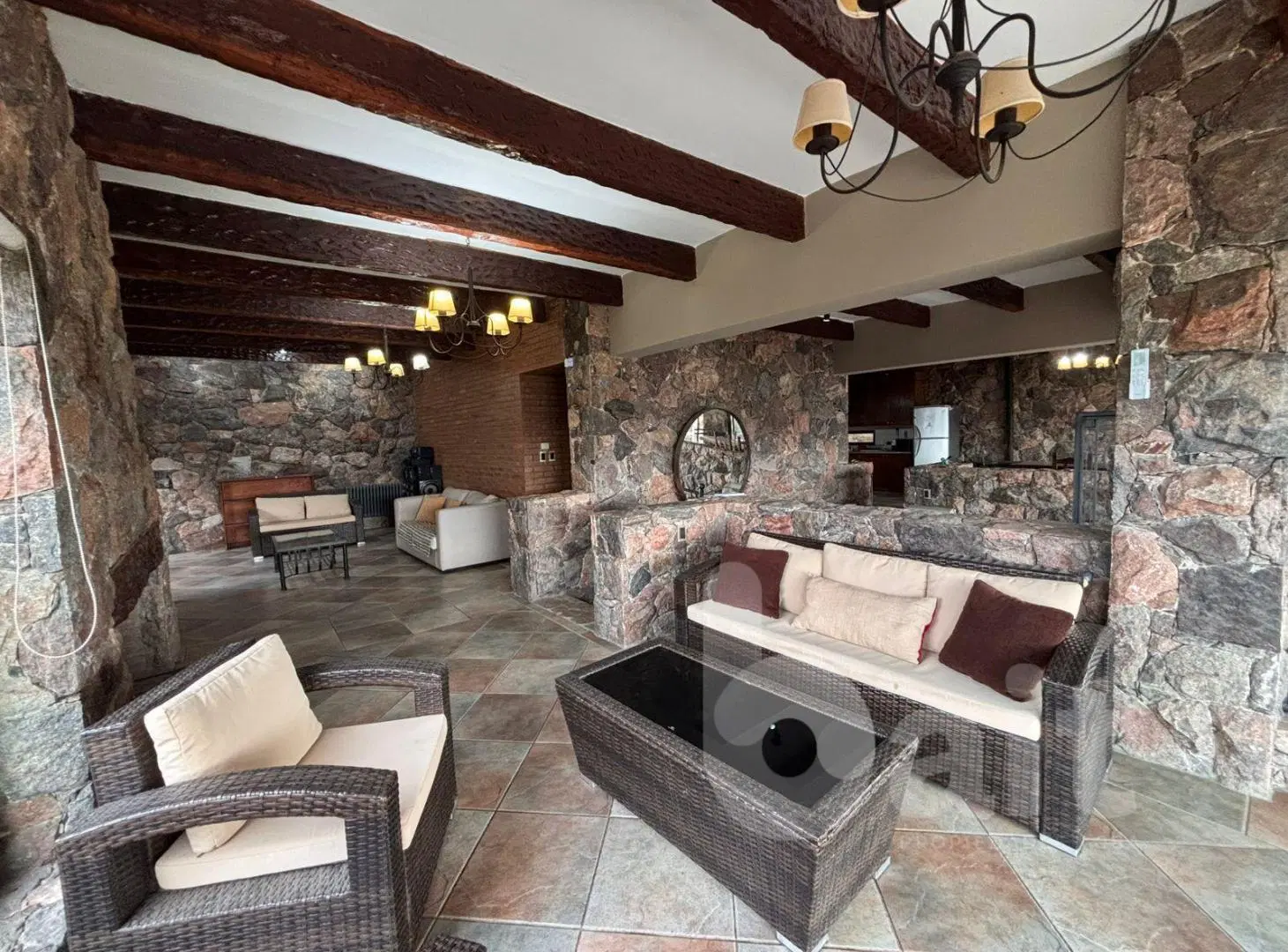 Venta casa 4 dormitorios en Villa del Lago, Carlos Paz 2