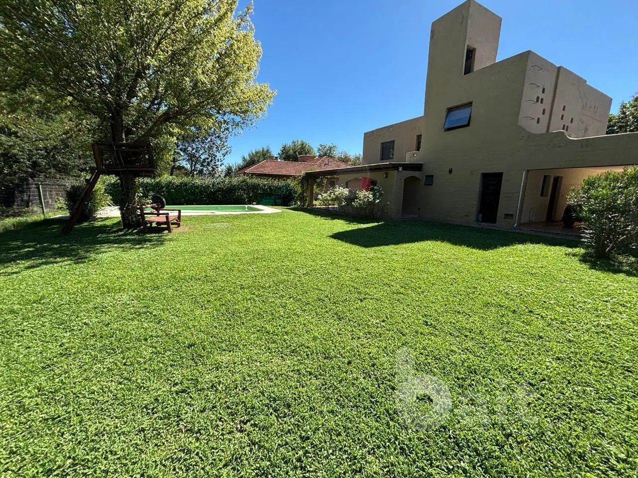 VENDO CASA 4 DORMITORIOS BARRIO LOS CIELOS VALLE ESCONDIDO S 24 HORAS APTO CREDITO 1