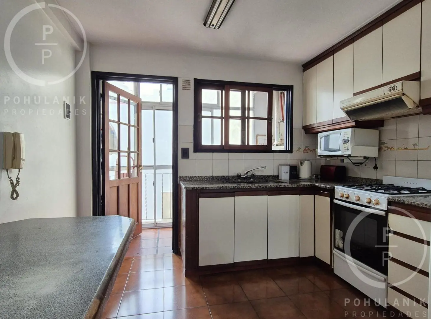 Venta 3 ambientes en dúplex con balcón aterrazado en Flores 4