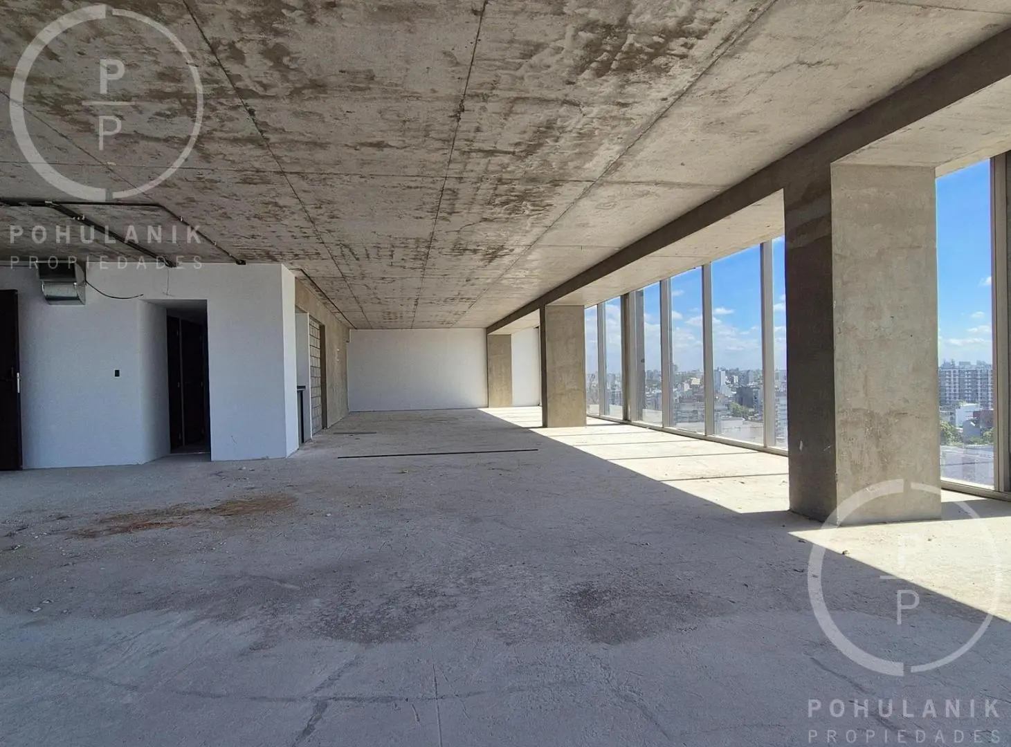 Alquiler oficina en Palermo. Edificio Qiub 4