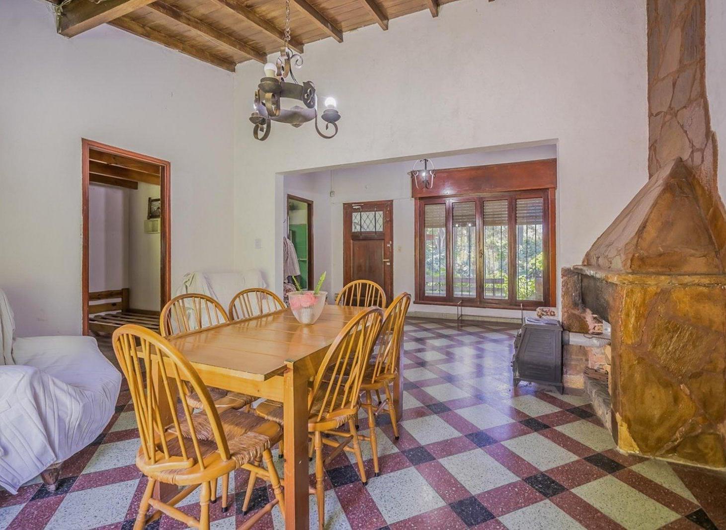 CASA QUINTA DE 4200 M2 + PARQUE VEGETACIÓN + PILETA
