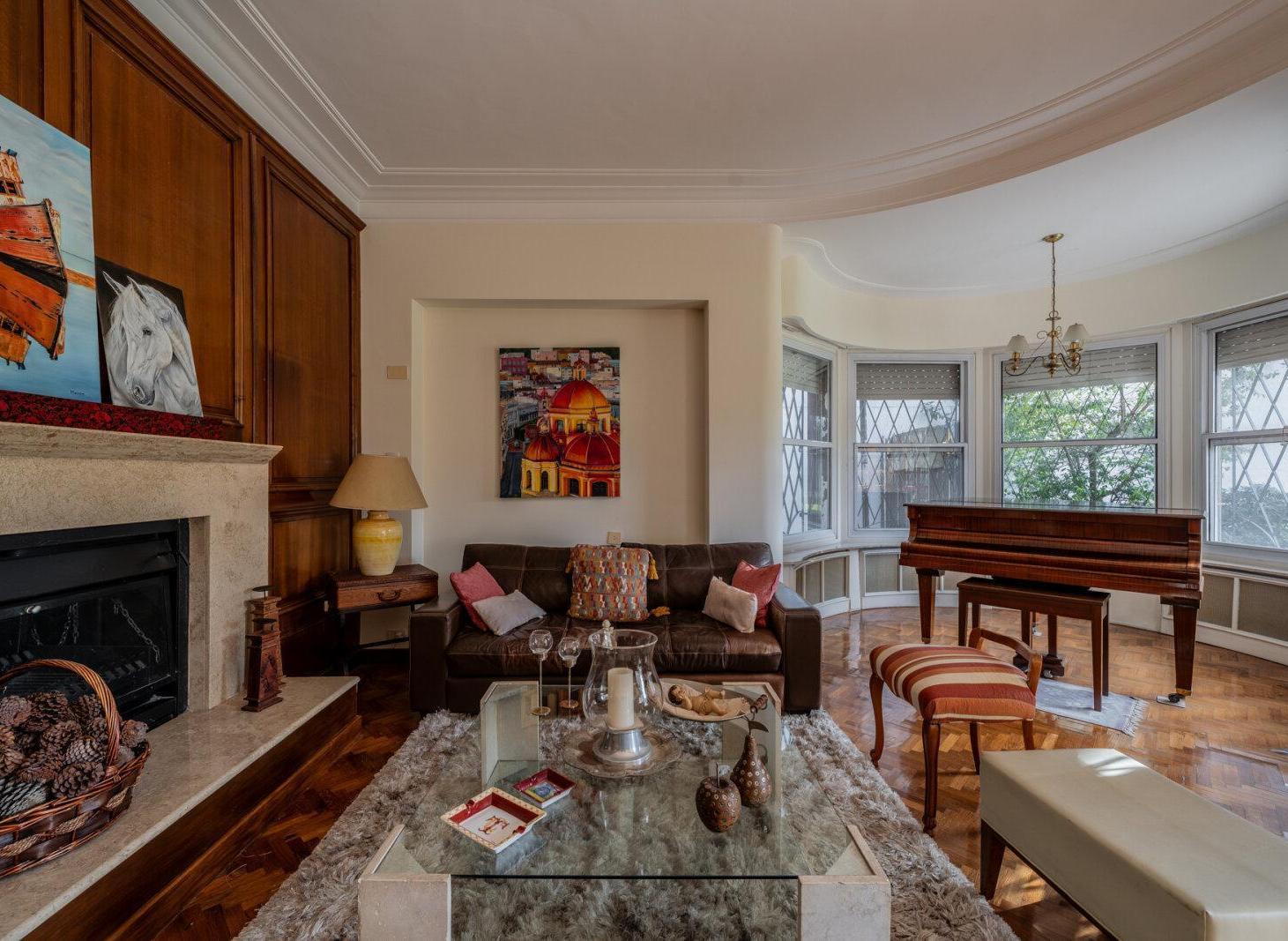 Foto de Venta casa en Vicente López con gran jardín, quincho y pileta, imagen 4