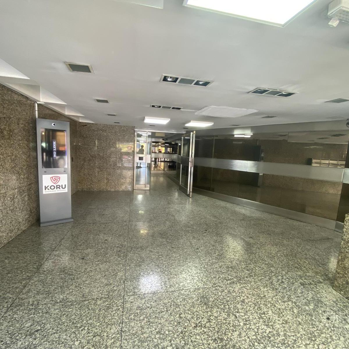 Oficina Comercial con Cuatro Cocheras - Cochera - Centro - Microcentro 1