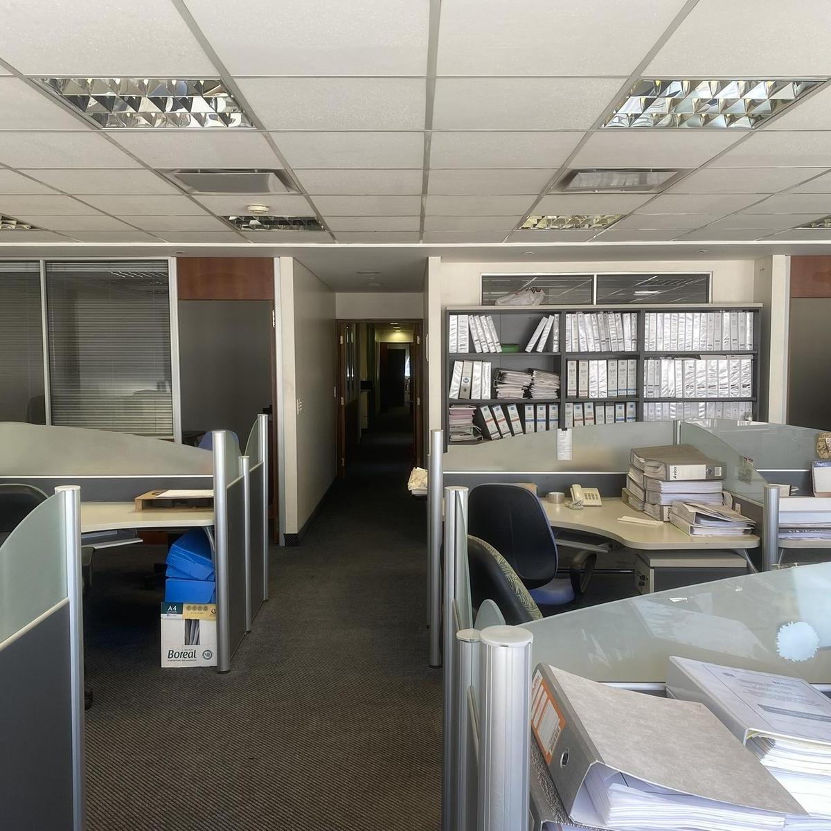 Oficina Comercial con Cuatro Cocheras - Cochera - Centro - Microcentro 2