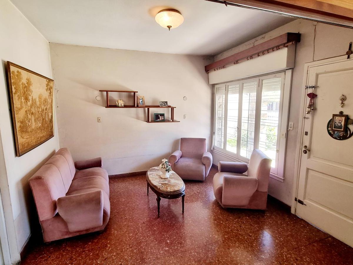 Venta Casa Sobre Doble Lote en Lanus Este 4