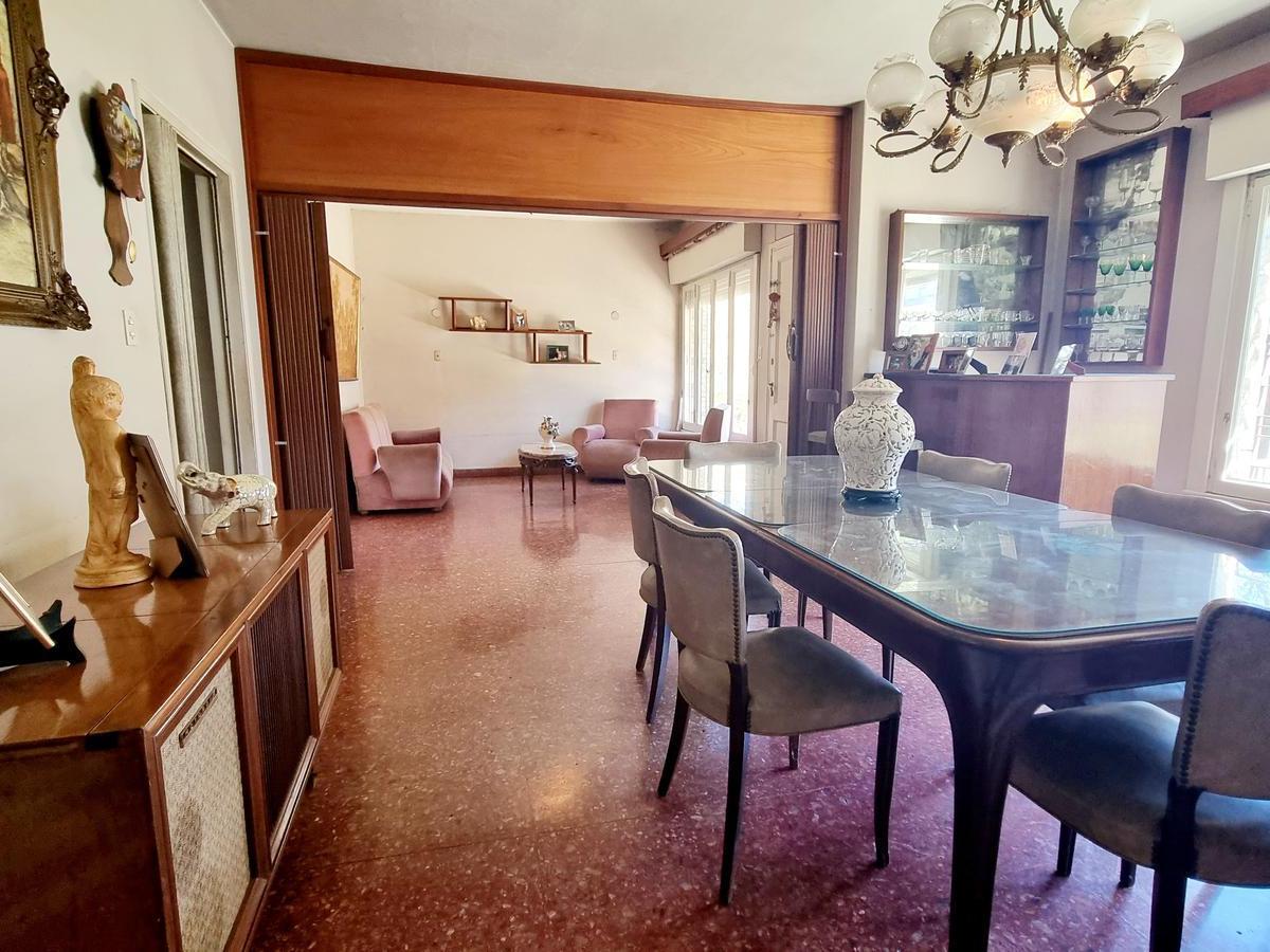 Venta Casa Sobre Doble Lote en Lanus Este 1