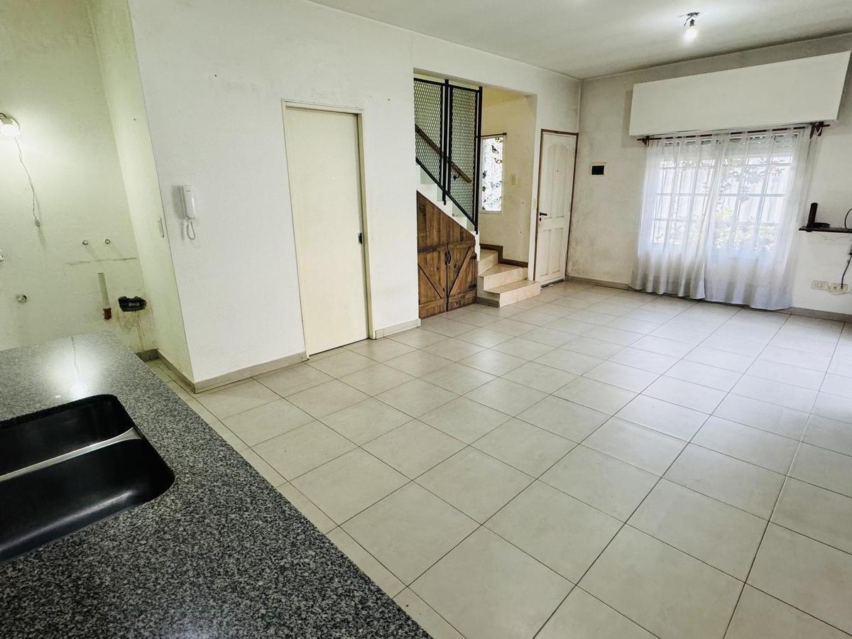 Foto de VENTA DUPLEX 4 AMBIENTES CON COCHERA EN TEMPERLEY, imagen 2