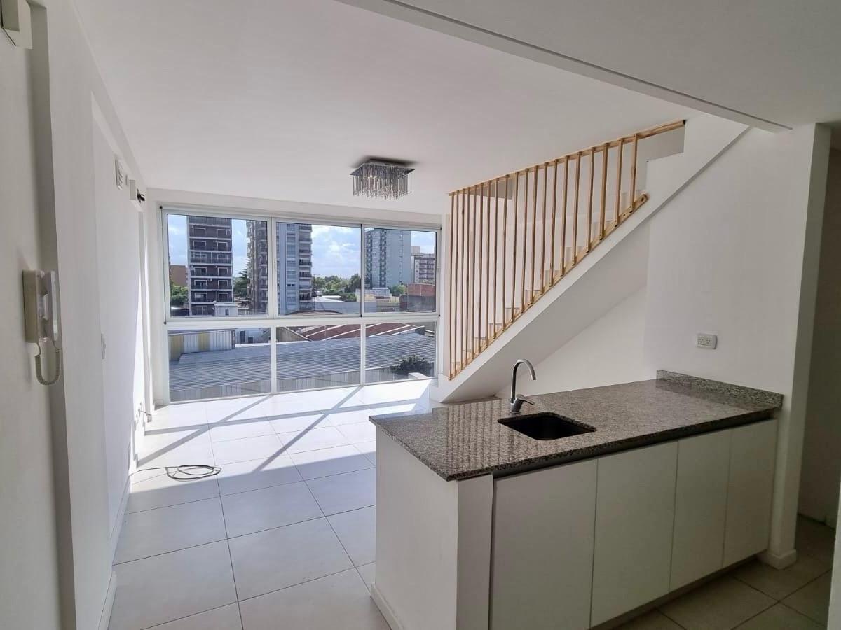 VENTA DEPARTAMENTO 2 AMB EN DUPLEX EN REMEDIOS DE ESCALADA