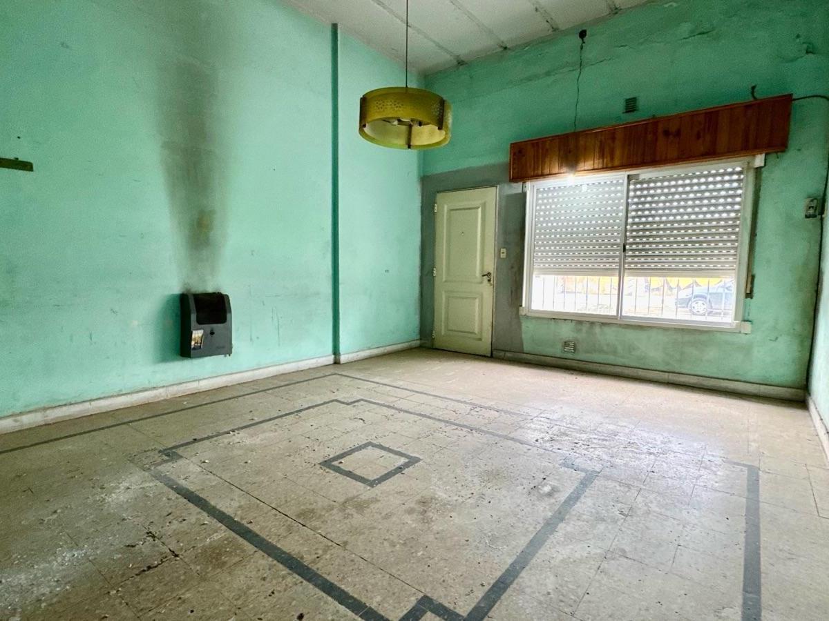 Venta Casa Sobre Lote Propio con 2 Viviendas a Reciclar 1