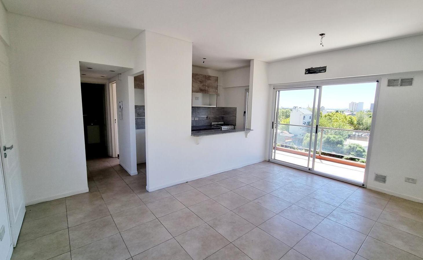 ALQUILER - DEPARTAMENTO 2 AMBIENTES CON COCHERA