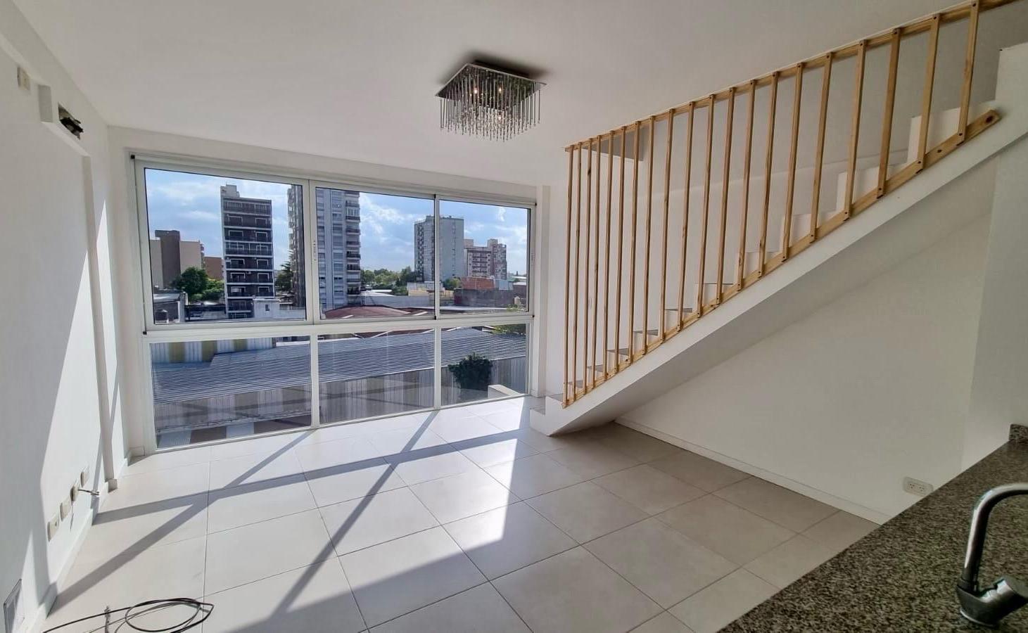 Foto de Departamento en Alquiler – 2 Ambientes en Dúplex de Gran Tamaño con, imagen 2