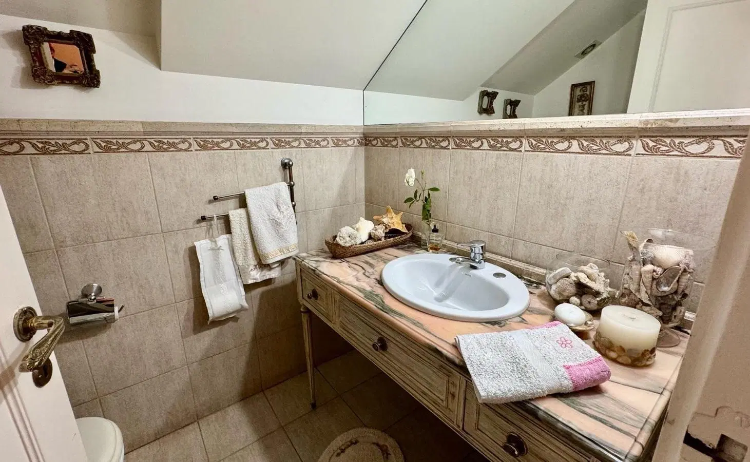 CHALET DE CATEGORÍA EN BANFIELD OESTE – FONDO PARQUIZADO CON PISCINA 8