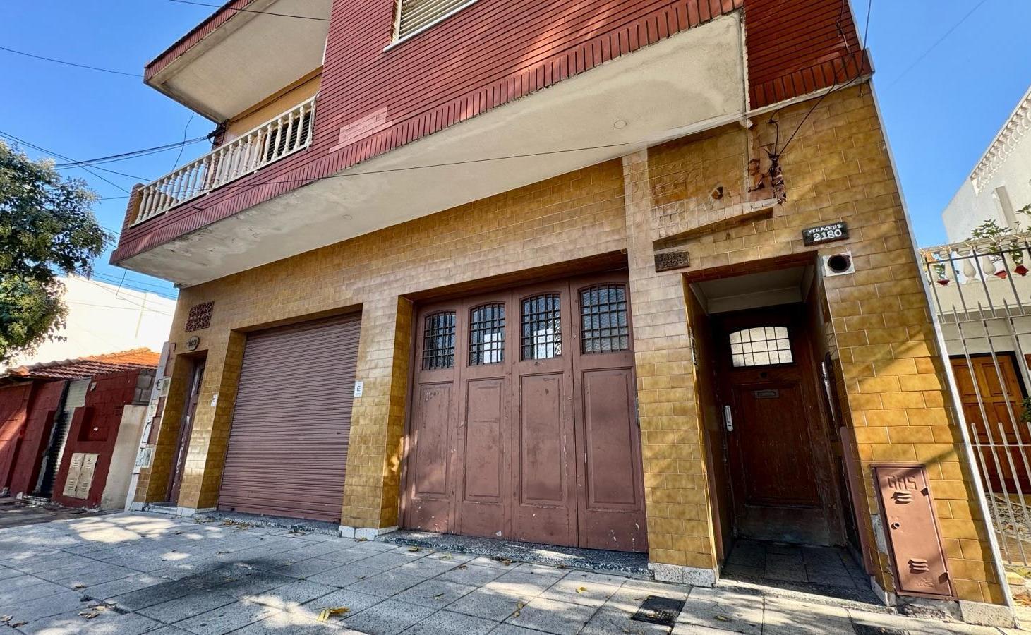 PH 3 Ambientes con Cochera, Patio y Terraza en Valentín Alsina – Sin Expensas