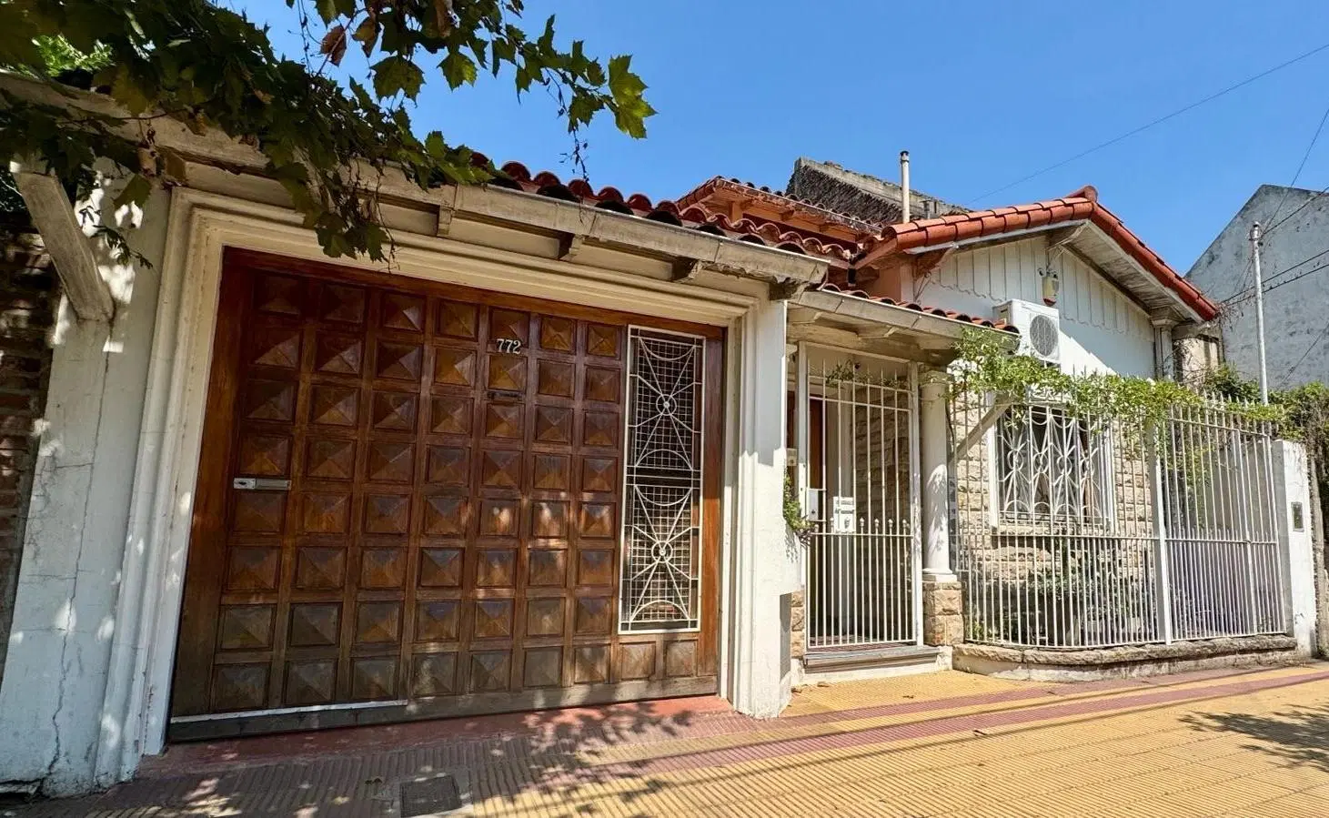 ALQUILER CASA CON FONDO LIBRE EN REMEDIOS DE ESCALADA 2
