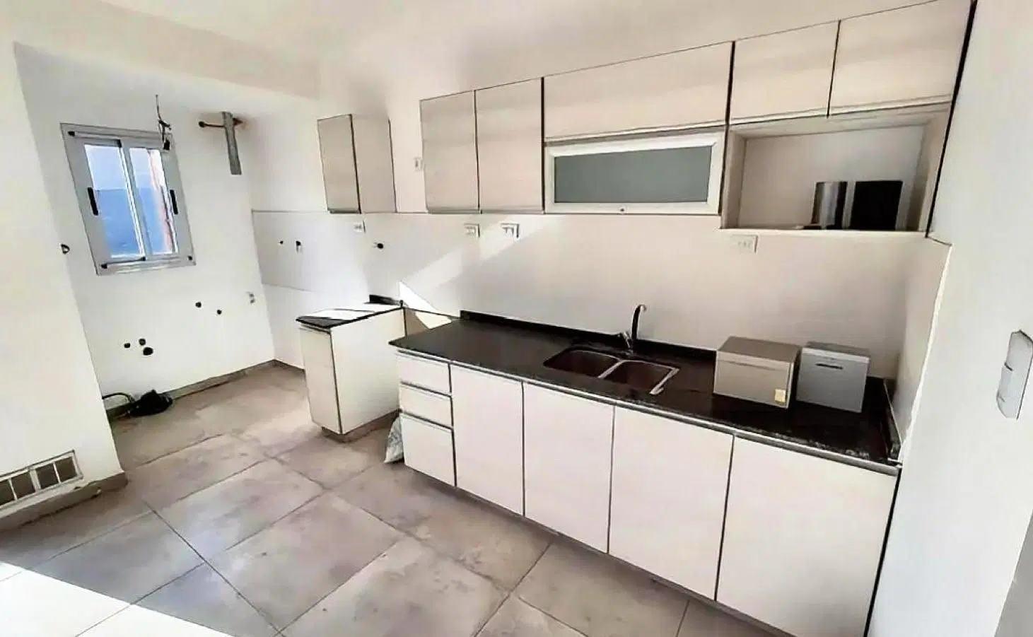 Casa - Temperley Oeste 4