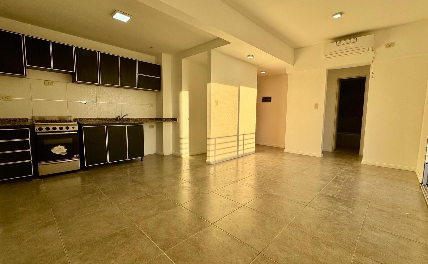 Foto de ALQUILER DEPARTAMENTO 2 AMBIENTES CON COCHERA EN R. DE ESCALADA, imagen 4