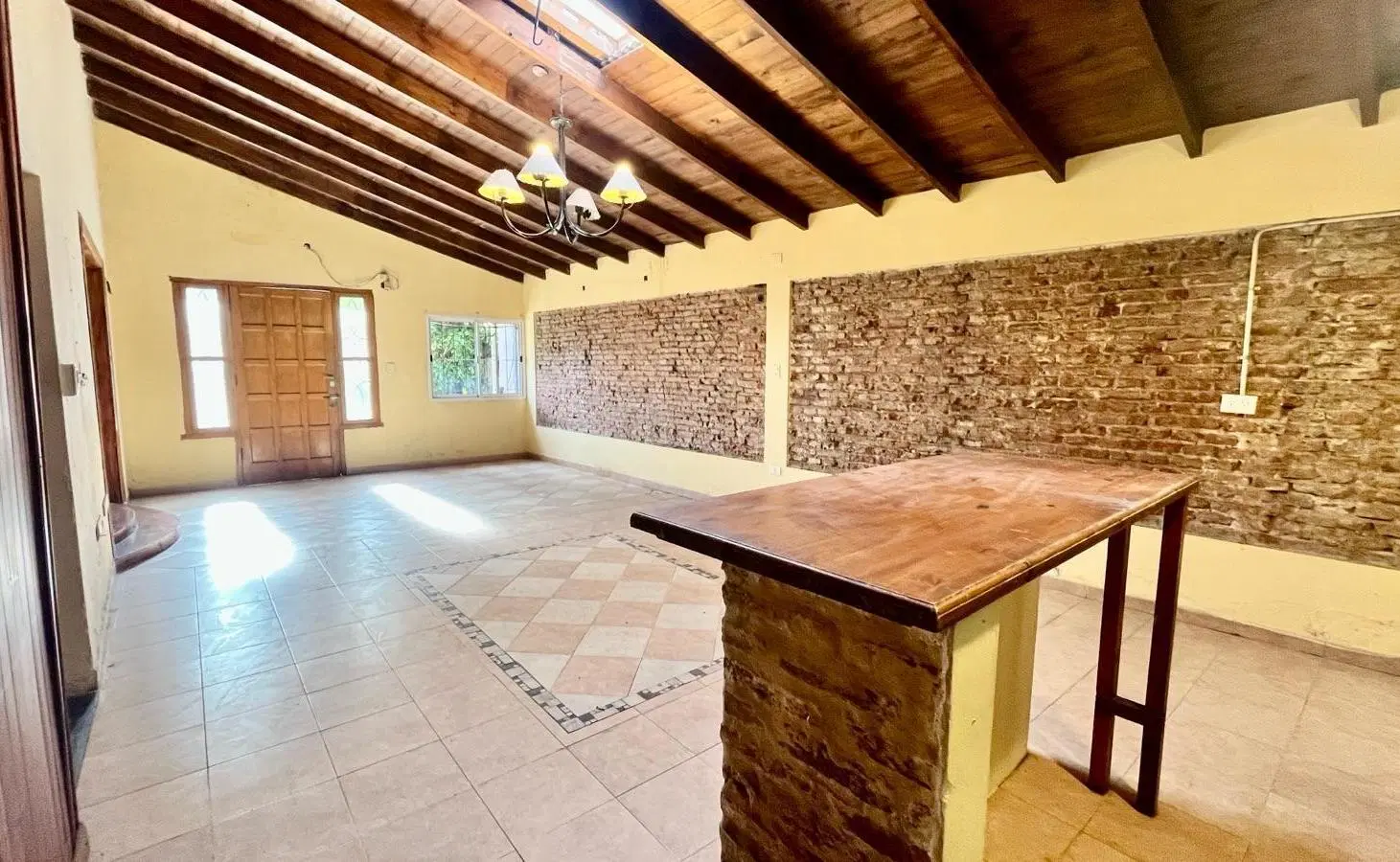 VENTA DE CASA EN BANFIELD ESTE 8