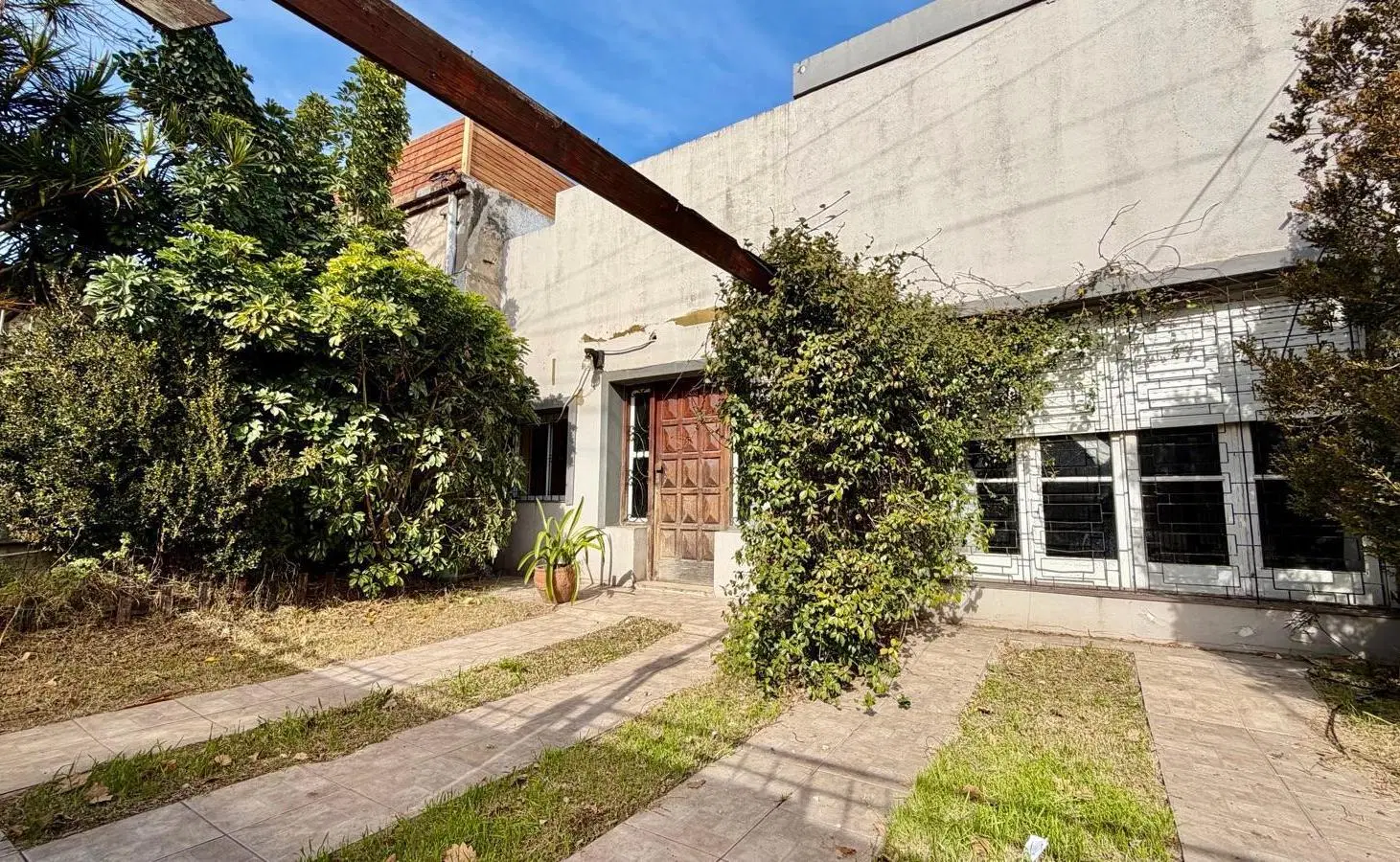 VENTA DE CASA EN BANFIELD ESTE 4