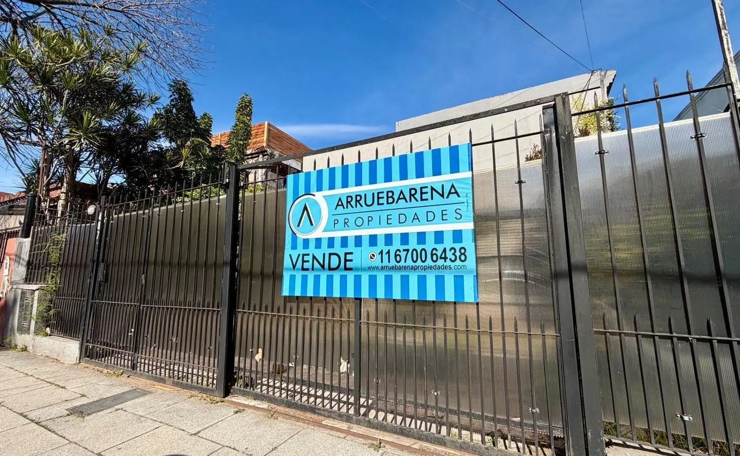 VENTA DE CASA EN BANFIELD ESTE 5