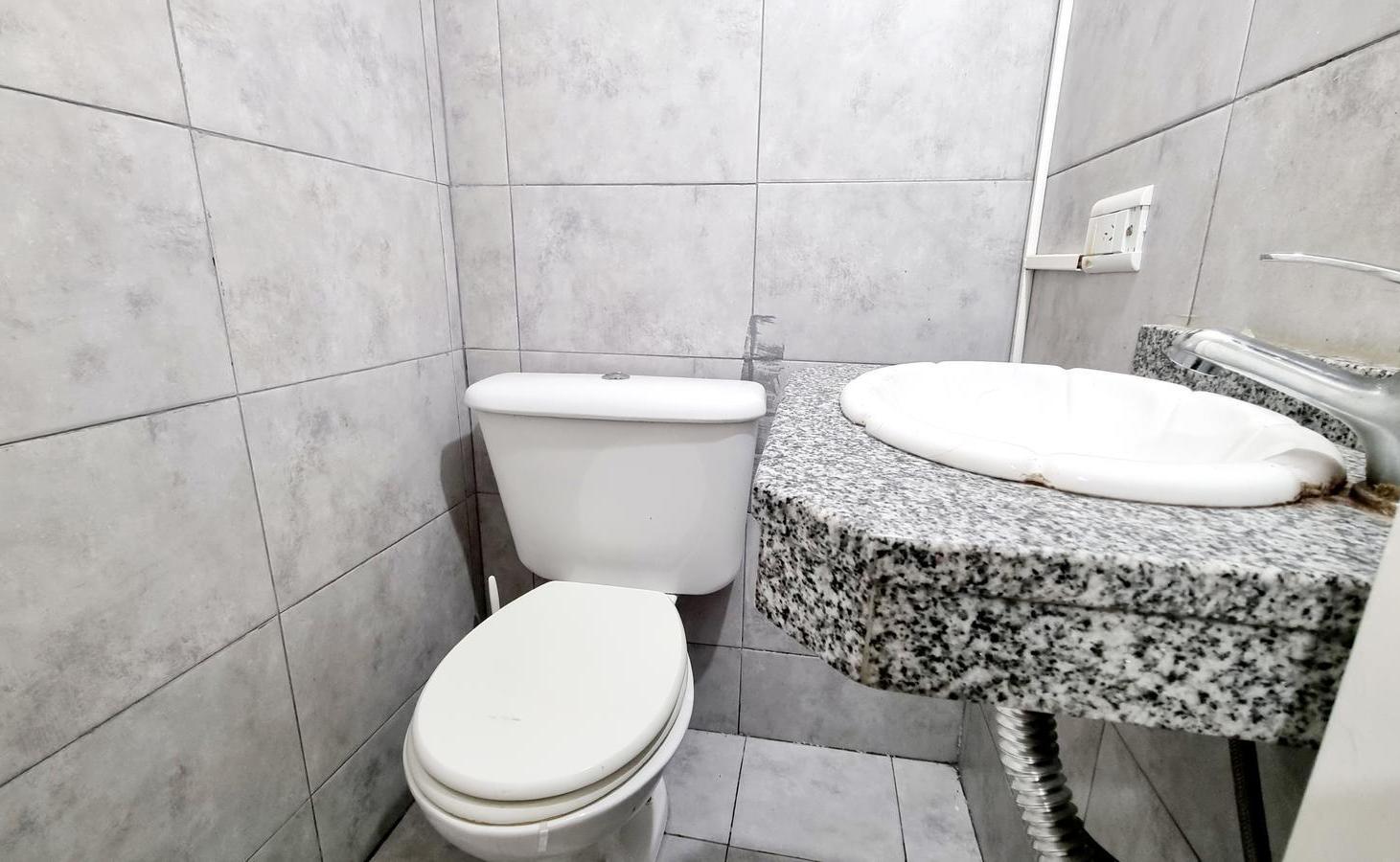 Foto de ALQUILER LOCAL COMERCIAL EN REMEDIOS DE ESCALADA, imagen 5