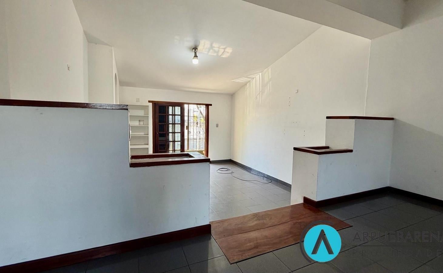 Foto de PH 4 AMBIENTES CON GRAN TERRAZA Y PARRILLA – SIN EXPENSAS – LANÚS OESTE, imagen 4
