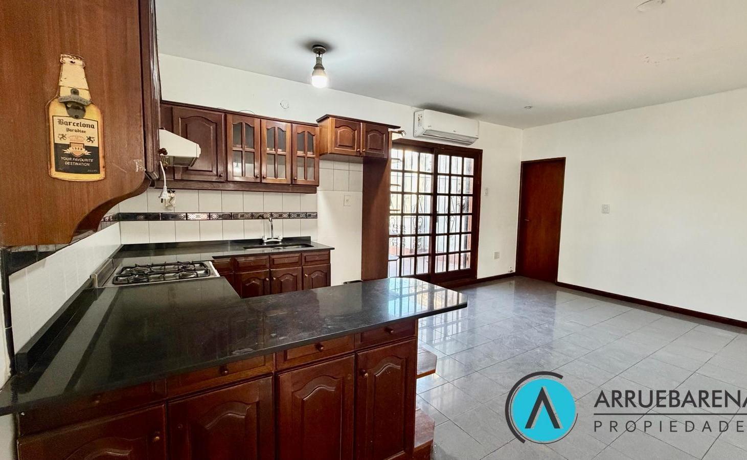 Foto de PH 4 AMBIENTES CON GRAN TERRAZA Y PARRILLA – SIN EXPENSAS – LANÚS OESTE, imagen 5