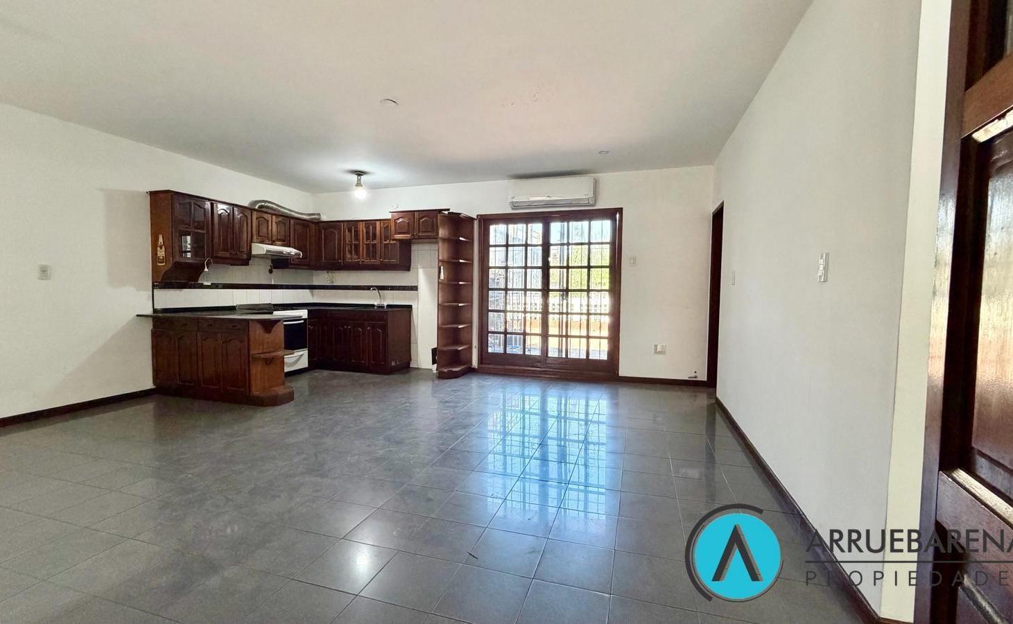 Foto de PH 4 AMBIENTES CON GRAN TERRAZA Y PARRILLA – SIN EXPENSAS – LANÚS OESTE, imagen 1