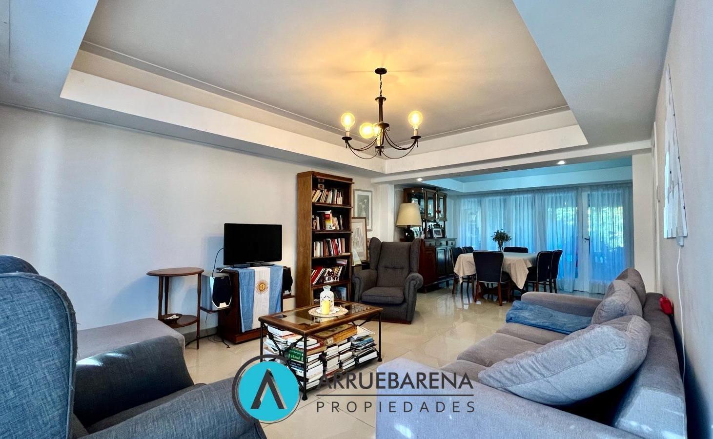 Foto de Venta Casa de 4 ambientes con pileta, fondo libre y cochera en Lomas de, imagen 5