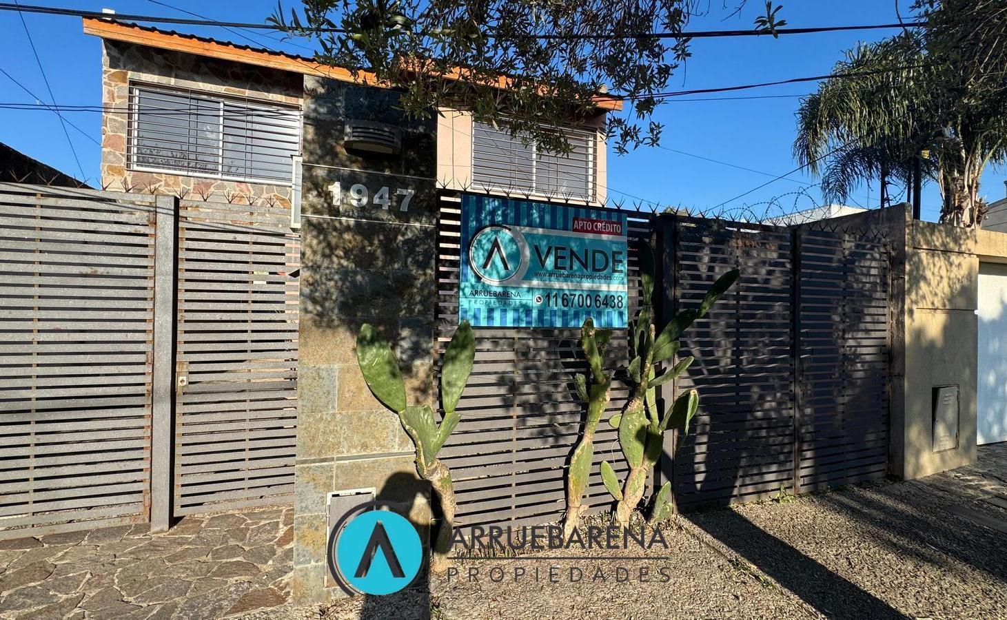 Foto de APTO CREDITO - VENTA DUPLEX 3 AMBIENTES CON COCHERA EN BANFIELD OESTE, imagen 2