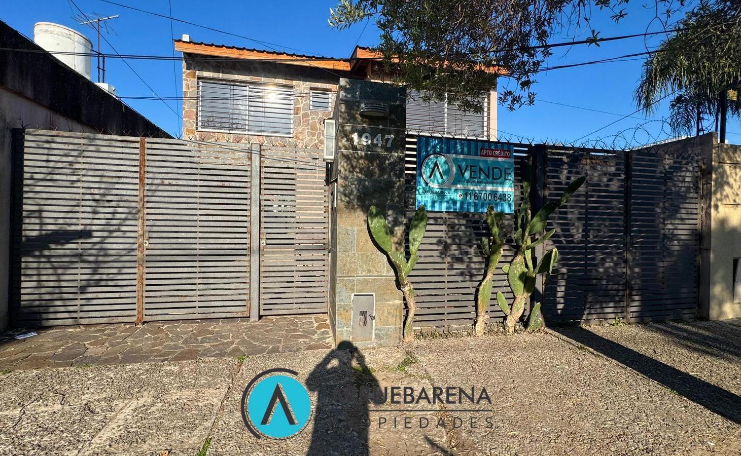 Foto de APTO CREDITO - VENTA DUPLEX 3 AMBIENTES CON COCHERA EN BANFIELD OESTE, imagen 3