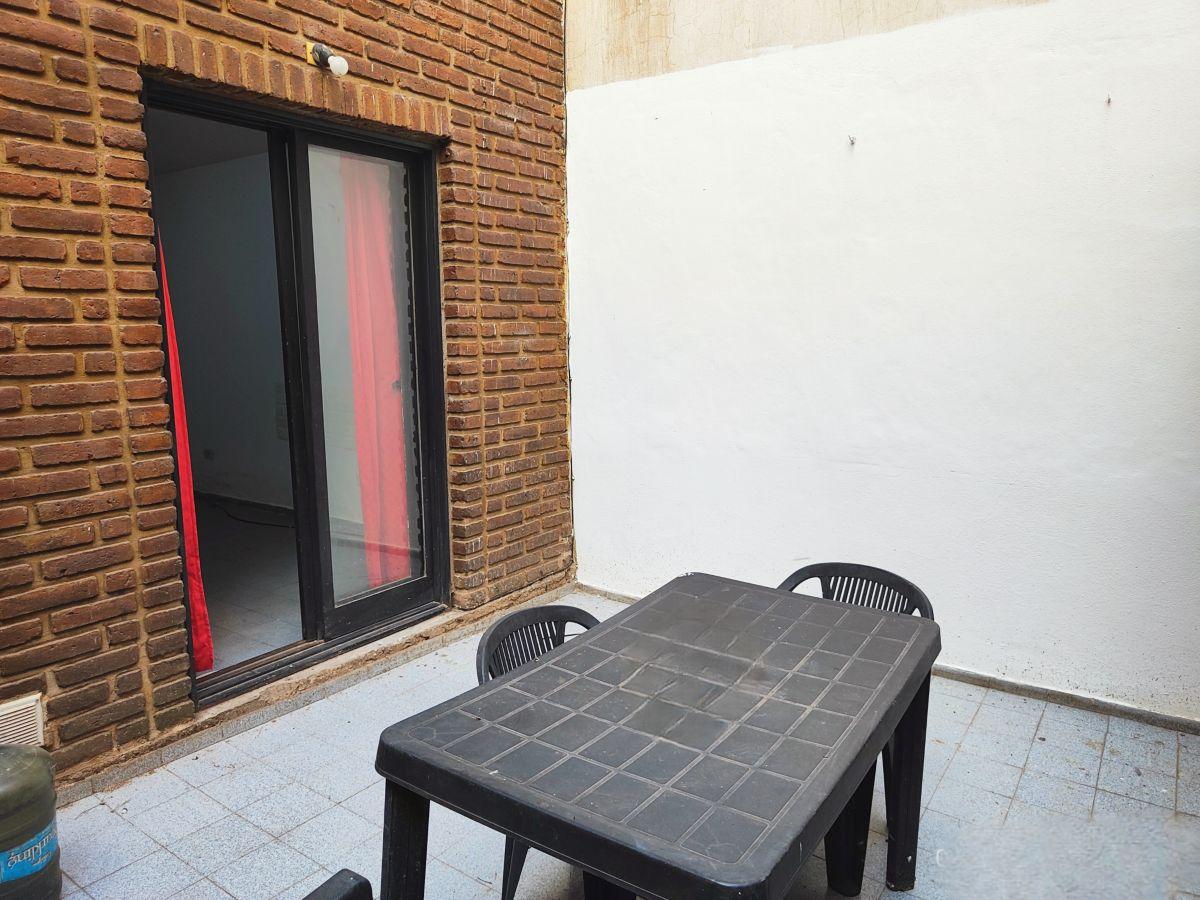 Foto de ALQUILER MONOAMBIENTE con patio. Centro, imagen 2