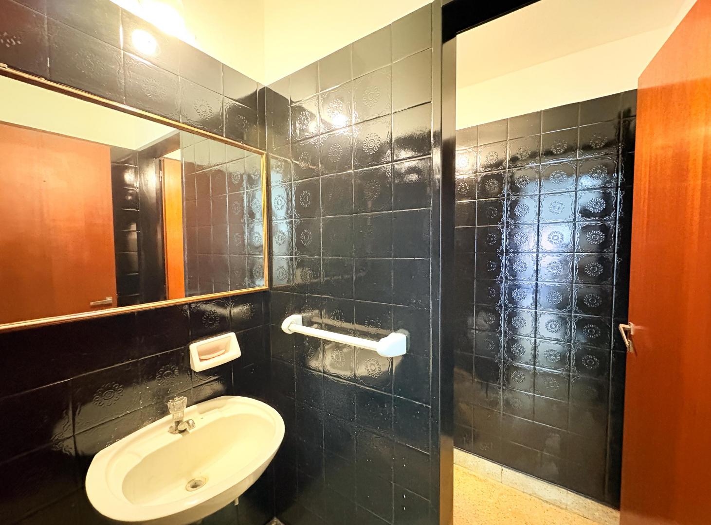 Foto de Monoambiente para uso comercial, oficinas o consultorios - En Alquiler, imagen 4