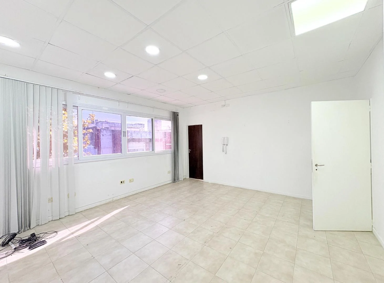 Foto de Departamento 4 Ambientes en Alquiler – Uso Comercial / Profesional, imagen 3