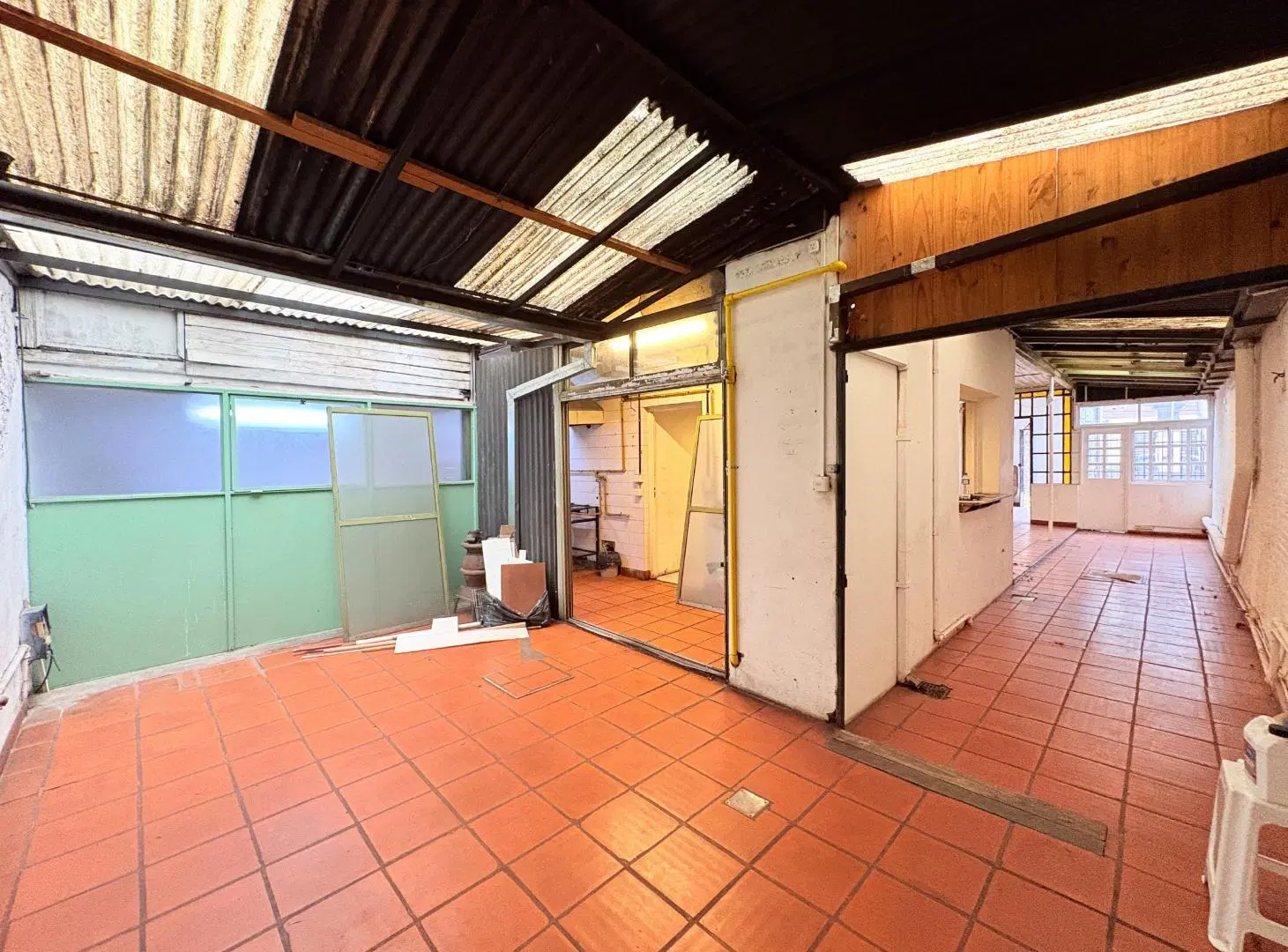 CASA / LOCAL COMERCIAL EN ALQUILER – BELLA VISTA CENTRO 2