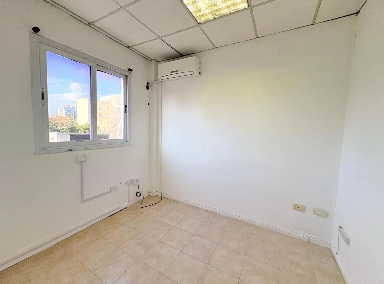 Departamento 4 Ambientes en Alquiler – Uso Comercial / Profesional 8