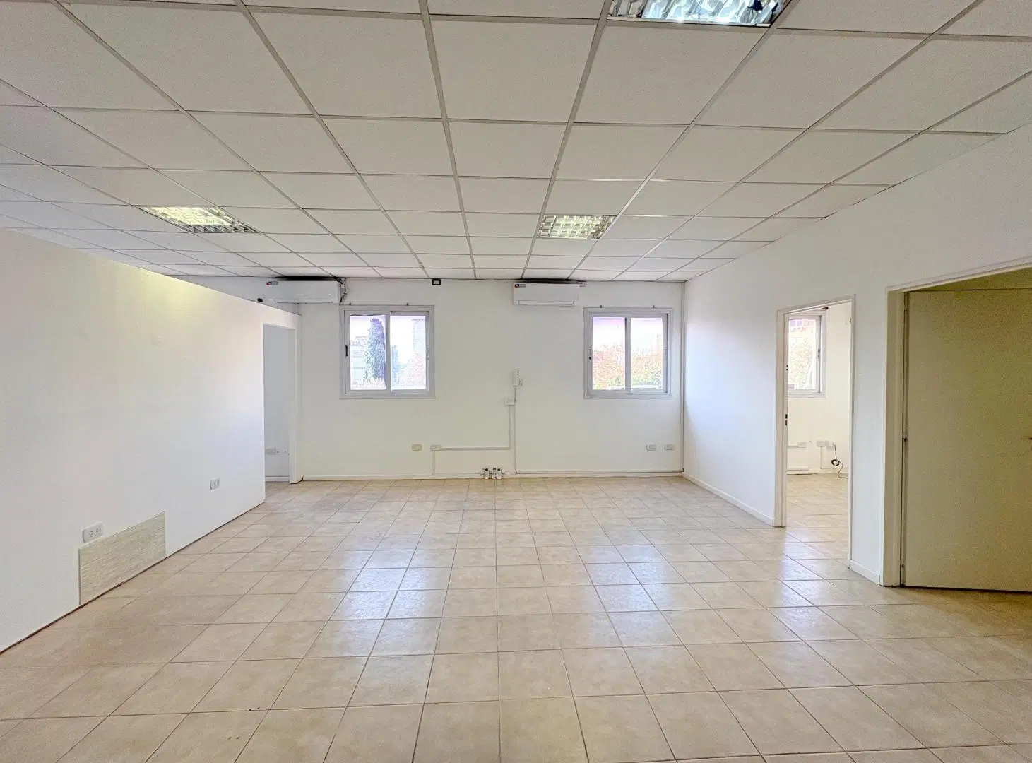 Departamento 4 Ambientes en Alquiler – Uso Comercial / Profesional 2