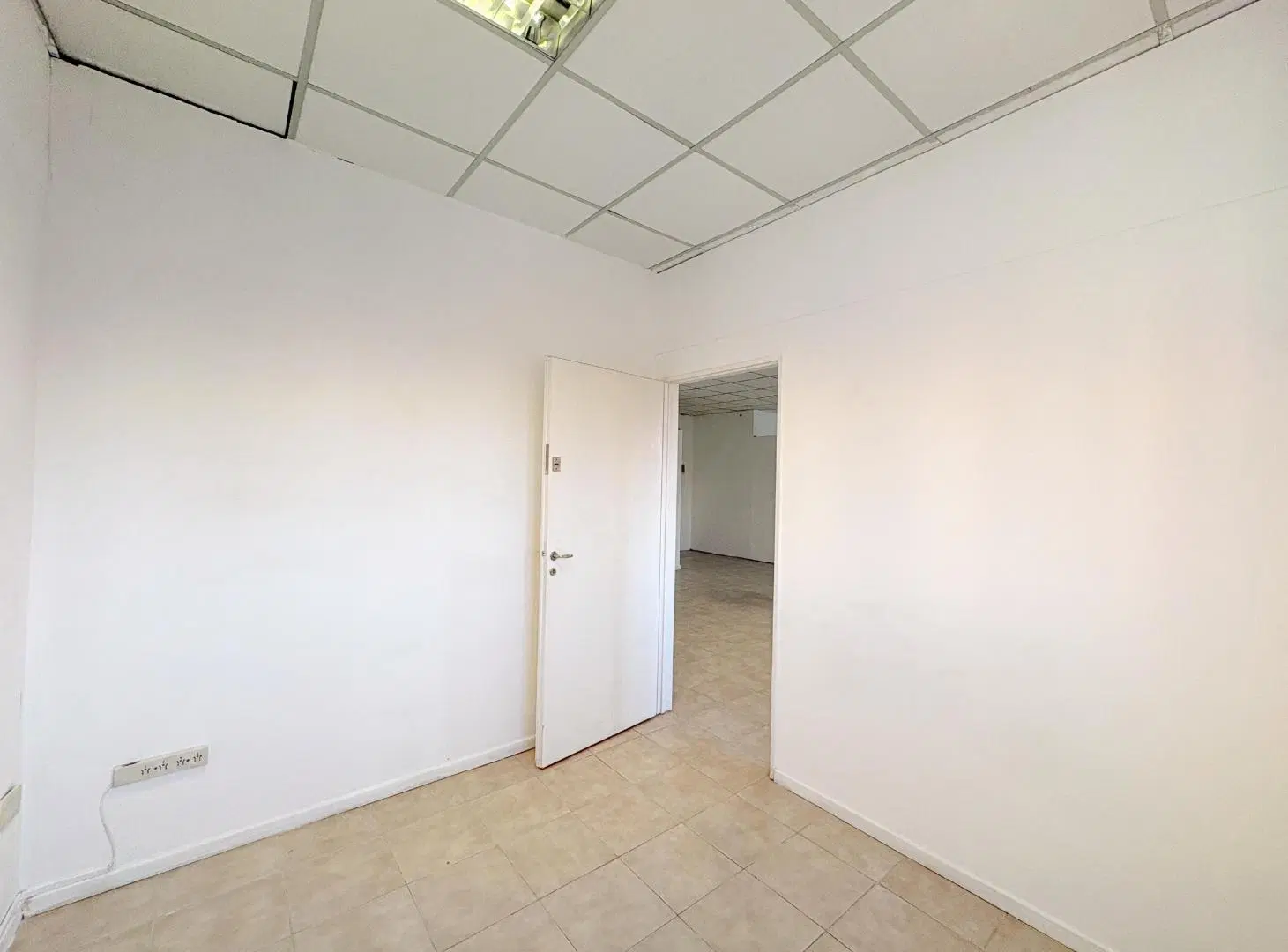 Departamento 4 Ambientes en Alquiler – Uso Comercial / Profesional 3