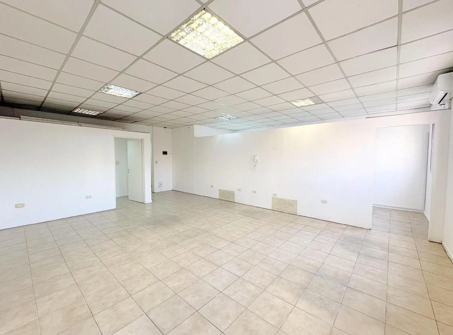 Departamento 4 Ambientes en Alquiler – Uso Comercial / Profesional 5