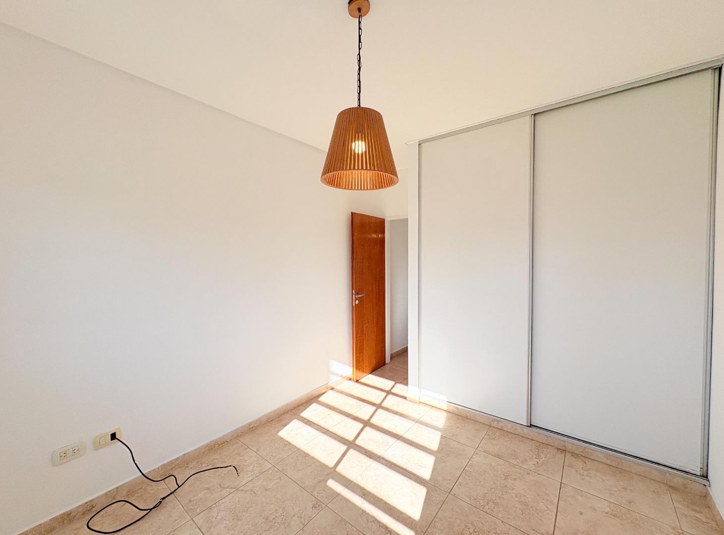 Foto de Departamento 2 Ambientes con Cochera en Alquiler – San Miguel, imagen 2